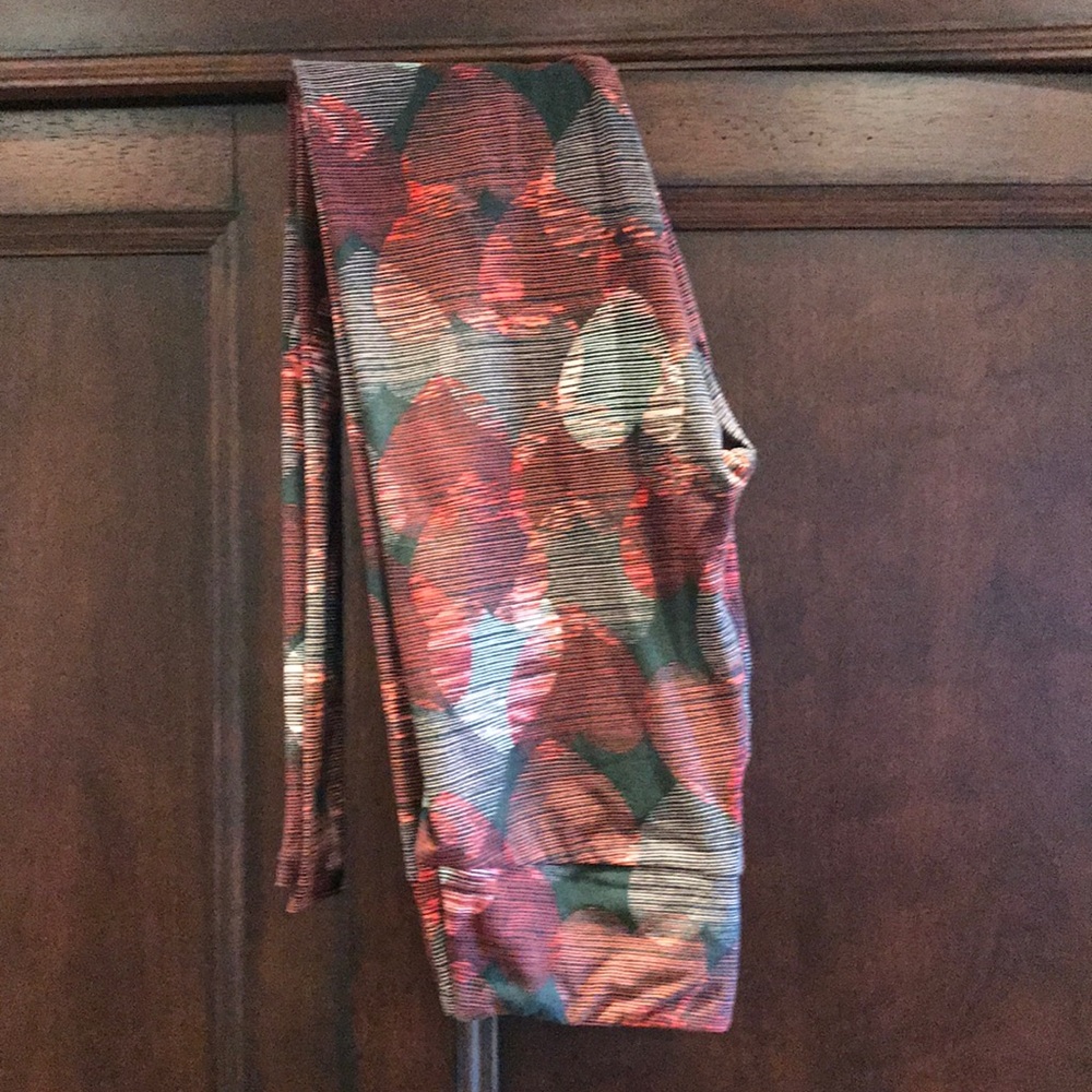 LuLaRoe Valentine Legging